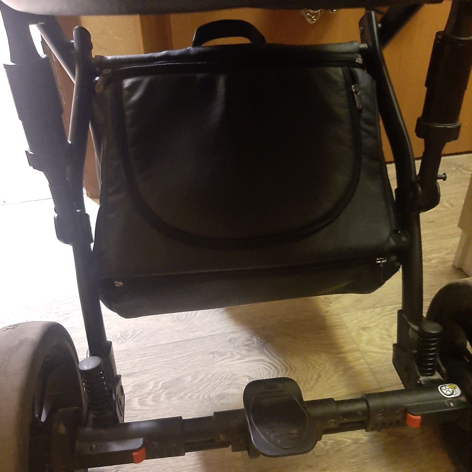Продам коляску для новорожденных