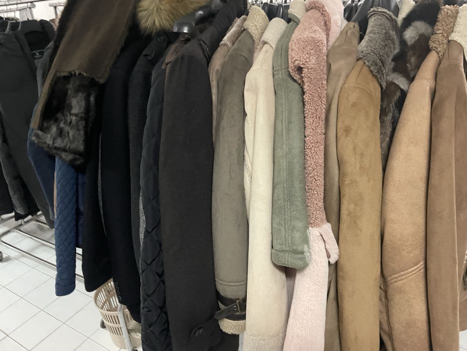 Stock de casacos diversos mulher