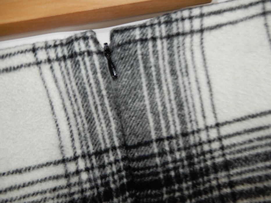 Spódnica midi czarna biała krata ciepła z domieszką wełny Roman 48 50