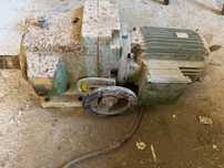 Motor trifasico acoplado