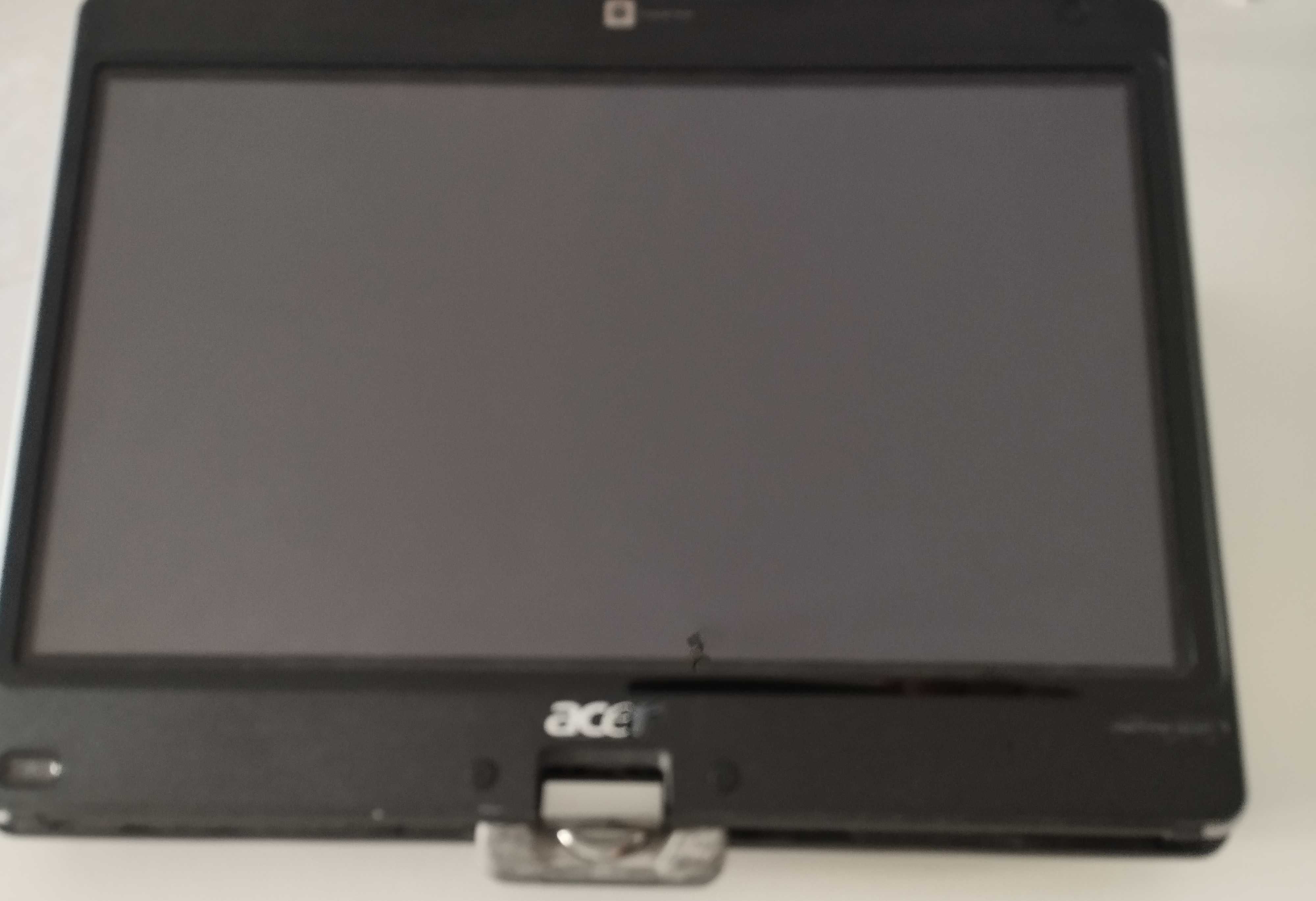 Acer Aspire 1825PT, ecrã tátil de 11.6", CPU Intel, 3GB RAM, 320GB HDD