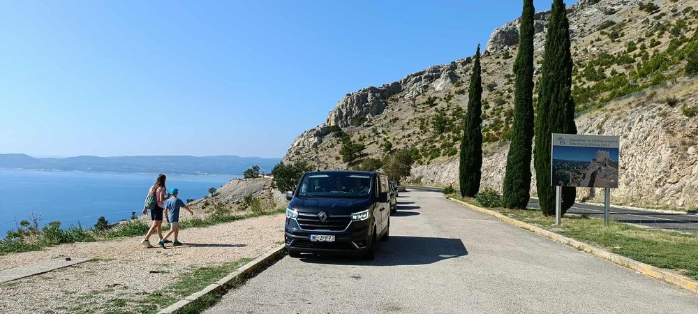 Wynajem Busa 9 Osobowy Renault Traffic Nowy