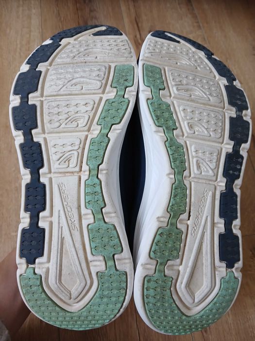 Кроссовки Skechers р41/42