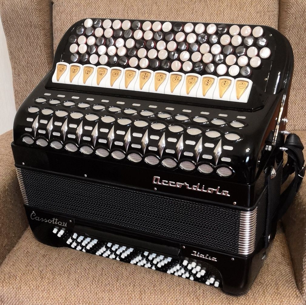 Професійний італійський акордеон (баян) Accordiola