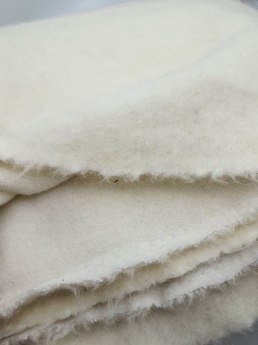 Tkanina z włosem kupon 3 m.x 155 cm.przybrudzona