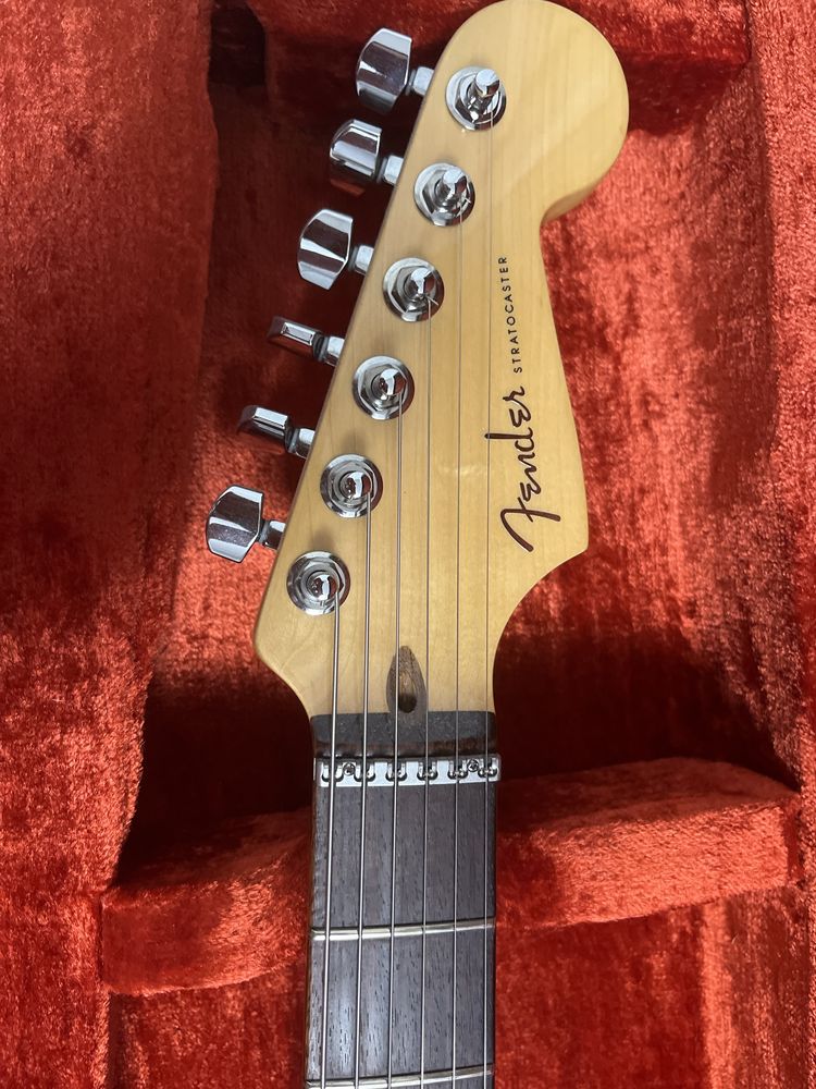 Продам fender Stratocaster deluxe