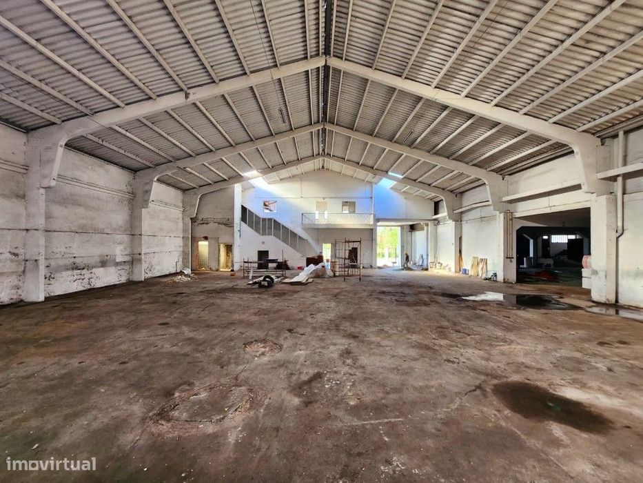 Armazém 800m2 em Maceda, Ovar