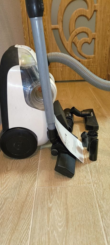 Пылесос Electrolux turbo.