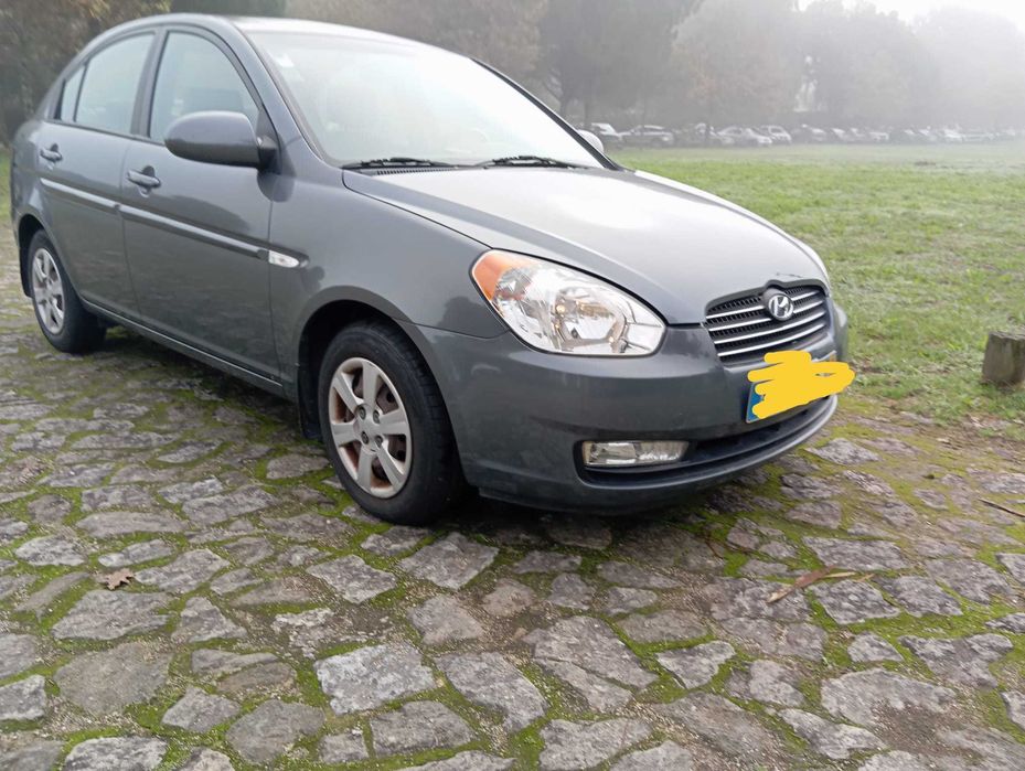 Hyundai Accent gasolina ano 2008 baixa kms