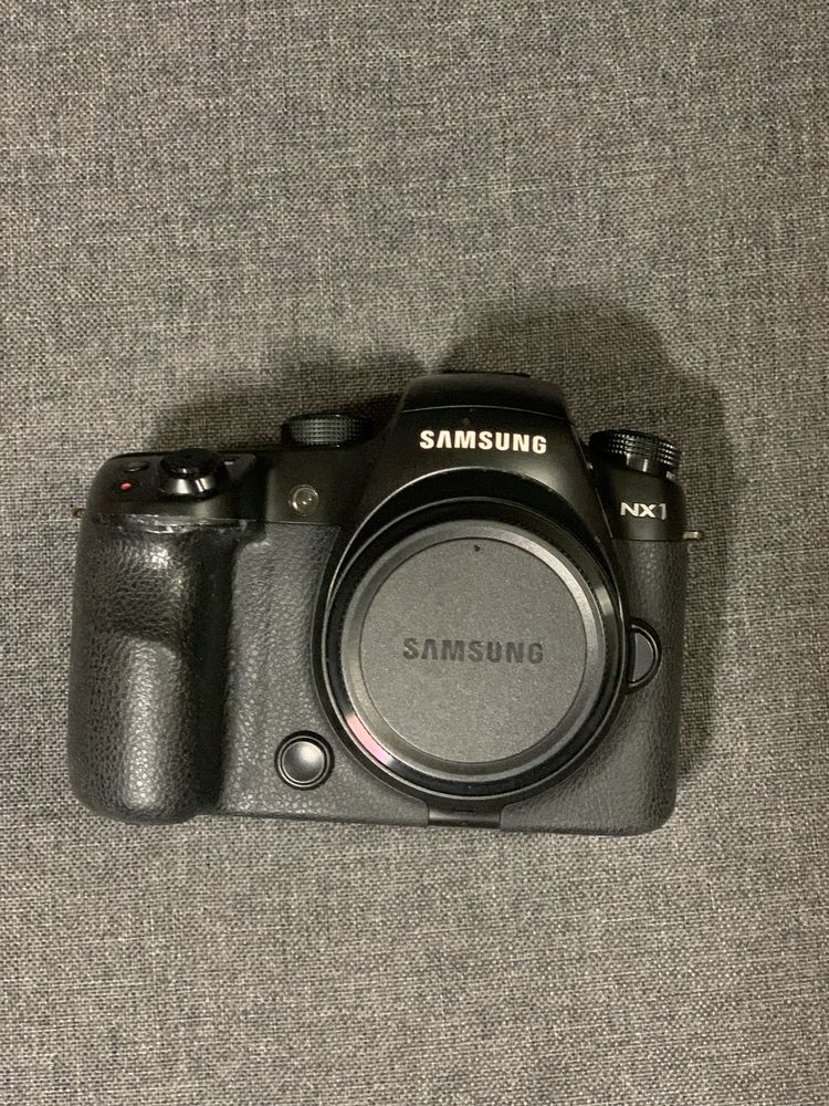 Samsung nx1 (kit) / Samsung NX 16-50mm f/2.0-2.8 ois