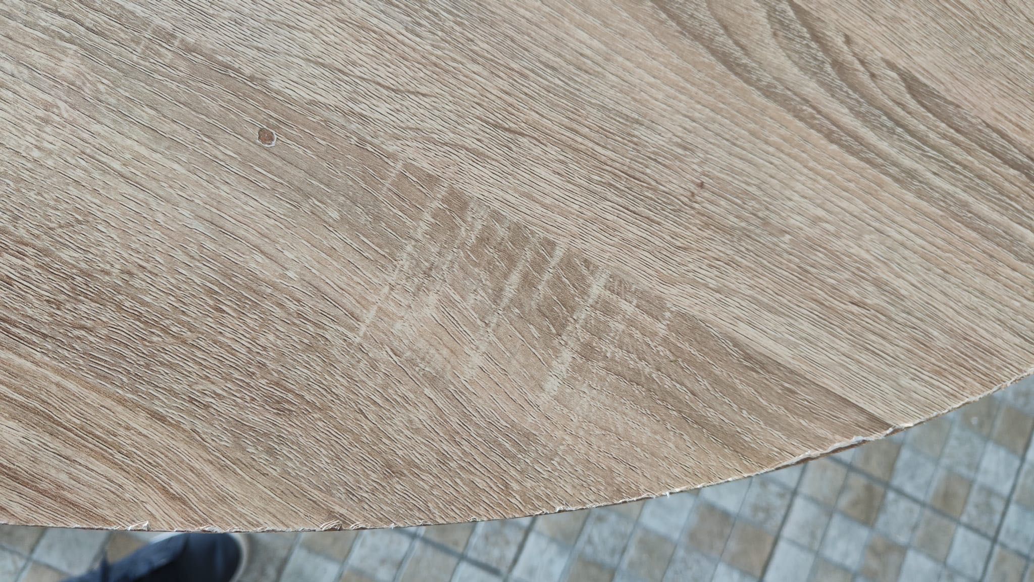 Mesa Oval de madeira