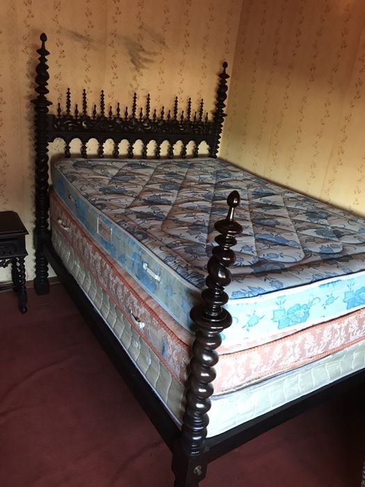 Mobilias Antigas em muito bom estado