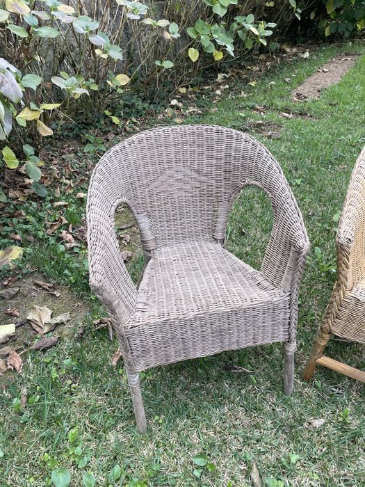 Cadeiras estilo bambu em palhinha