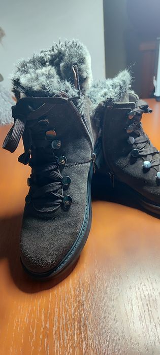 Замшевые зимние ботинки