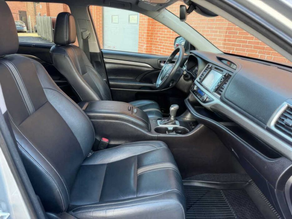 Toyota Highlander      2017