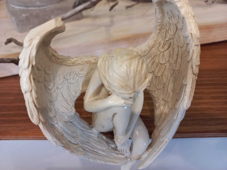 Dekoracja - statuetka Anioła; figurka