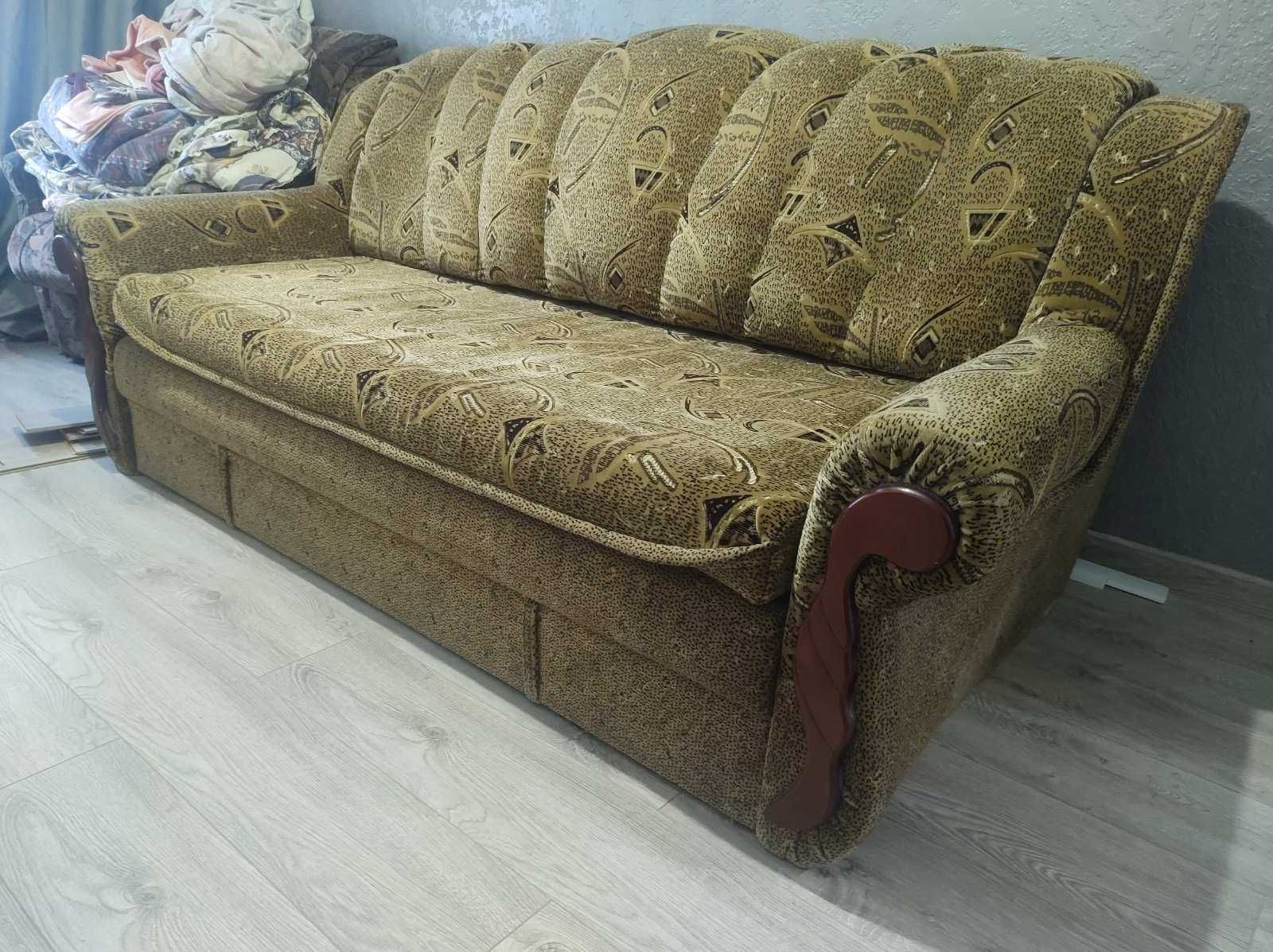 практически Новый диван в идеальном состоянии на ламелях Доставка.