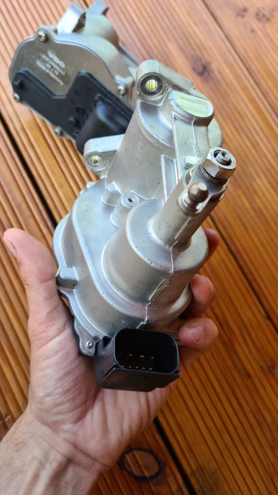 Nastawnik przepustnic przepustnicy  BMW V8 M3 E60 M5 M6 V10 Nastawniki