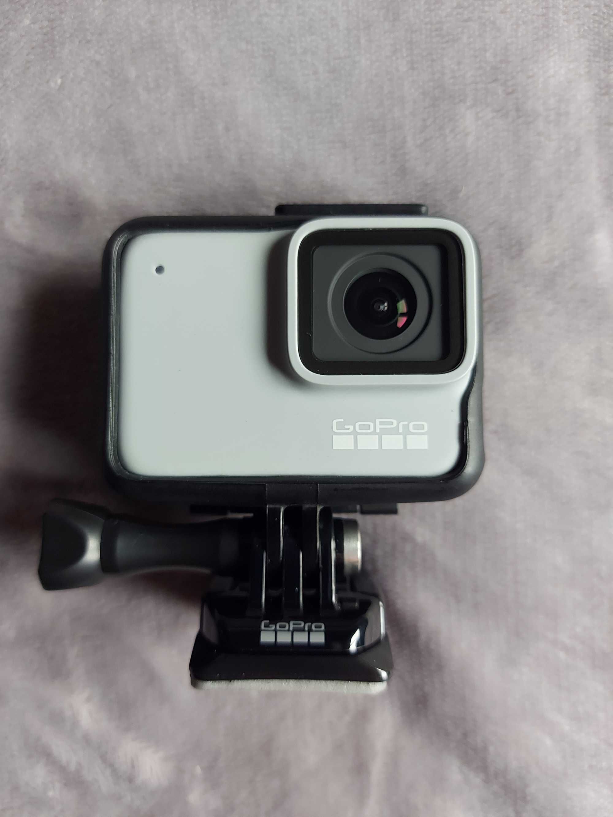 GoPro Hero 7 White + Acessórios