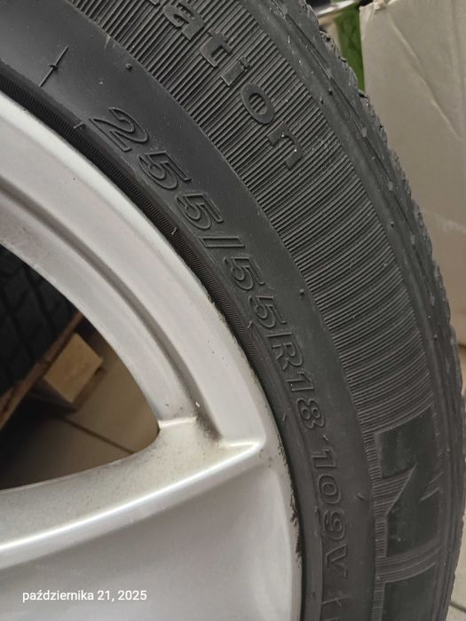 Sprzedam w bardzo dobrym stanie Koła BMW X5 felga plus opony zimowe.