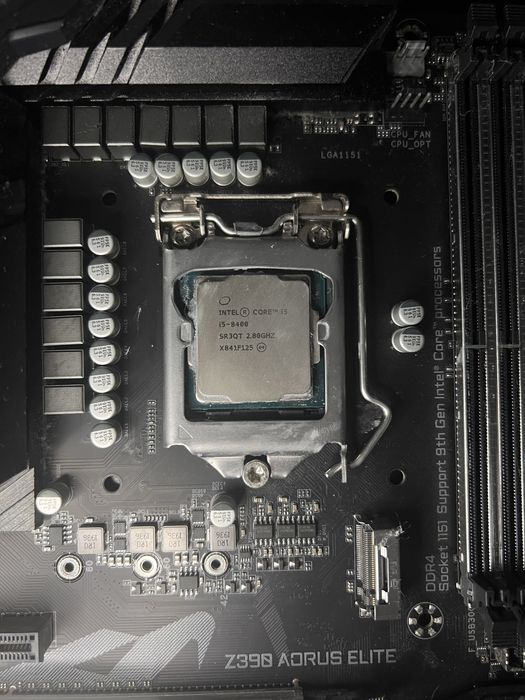 Zestaw: Płyta główna Gigabyte Z390 AORUS Elite + Intel i5-8400