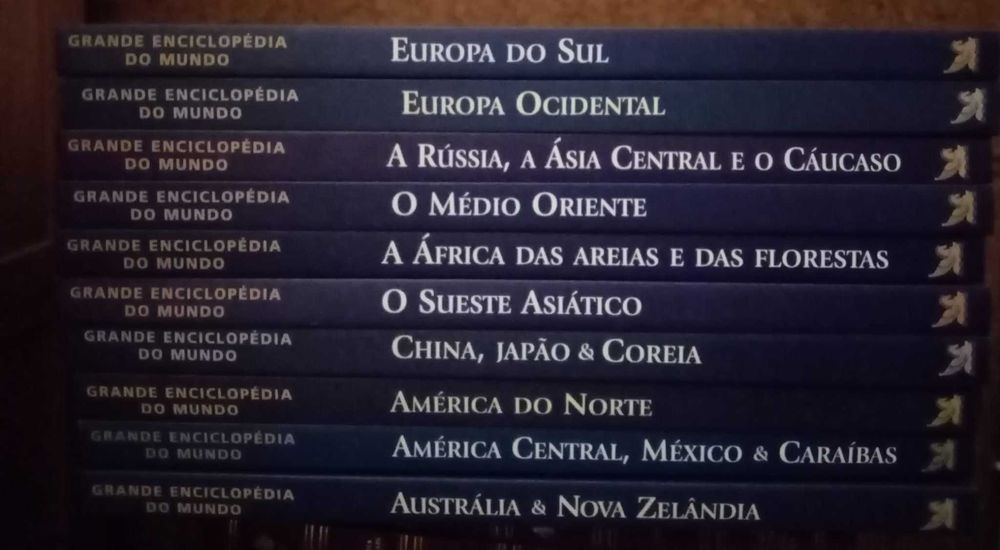 livros: “Grande enciclopédia do mundo” (dez volumes)