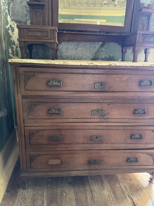 Comoda antiga para restauro