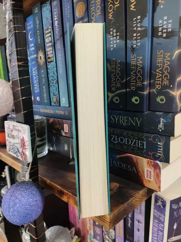 "Delirium" – Lauren Oliver