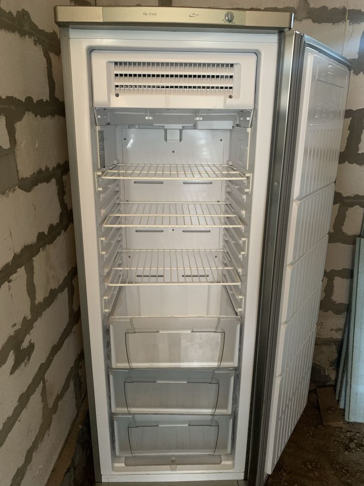 Морозильна камера Hotpoint ariston RMUP167XNFH