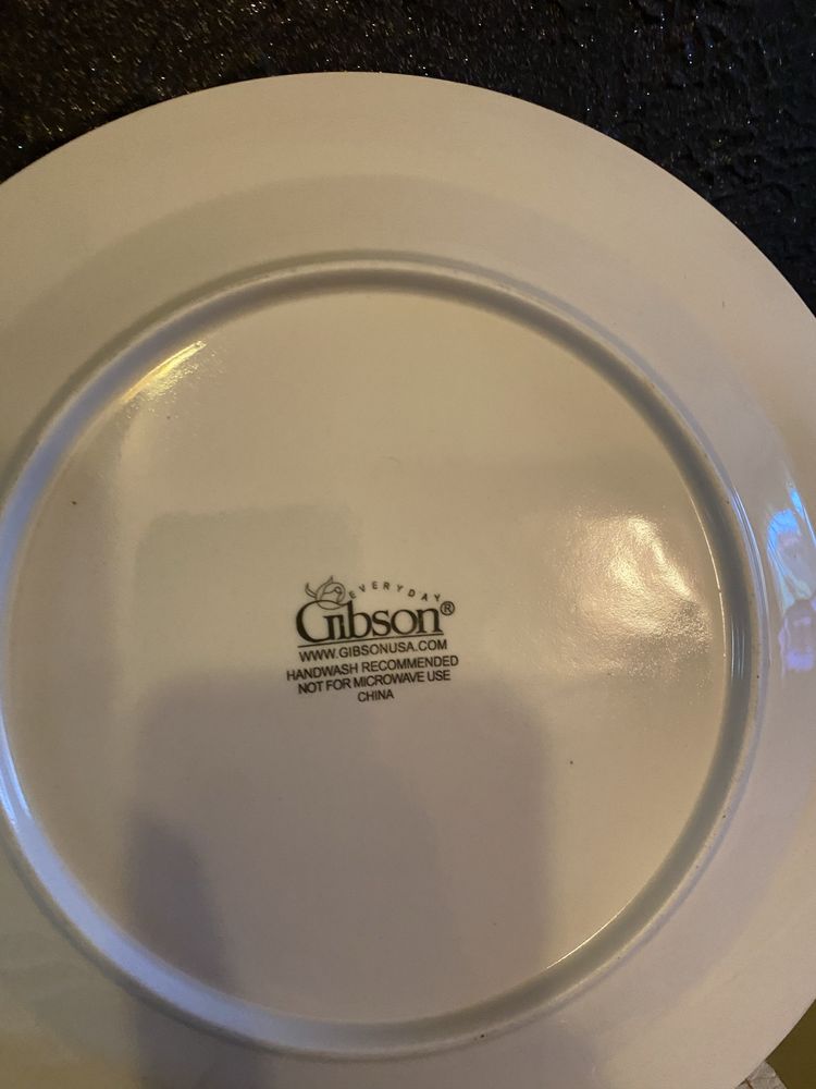 4 duze obiadowe talerze porcelanowe Gibson porcelana