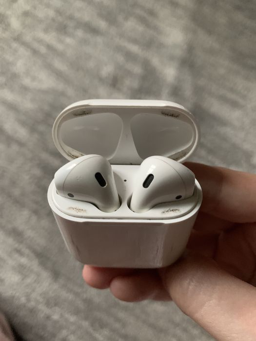AirPods оригинал первого поколения