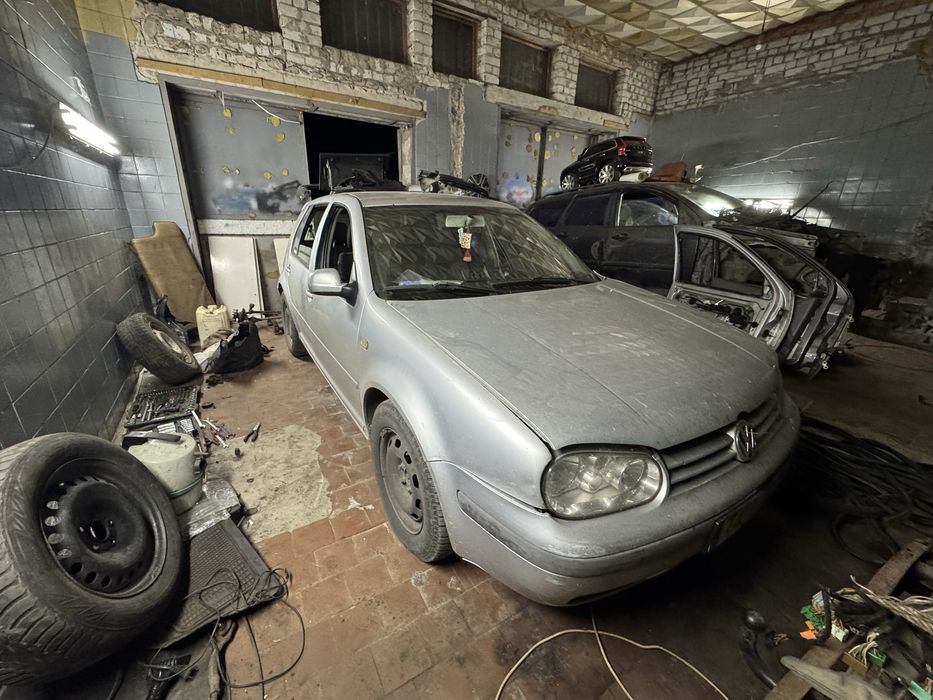 В розборі Гольф 4 Volkswagen Golf 4 1.9 тді 2001 року розборка,шрот