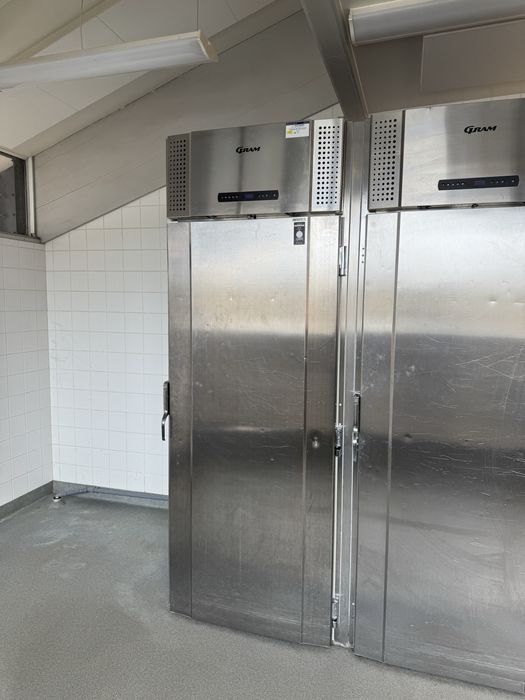 Lodówka 1400L. Chłodnia roll-in GRAM (2017)