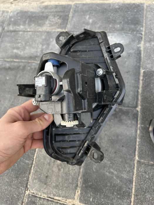 Toyota RAV4 2019 2020 2021 2022 Противотуманка в сборе, эмблема значок