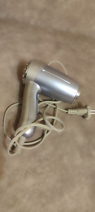 Маленький дорожный фен.