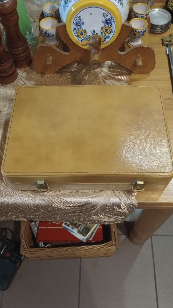 Piękna stara turystyczna kosmetyczka Vintage retro Okazja