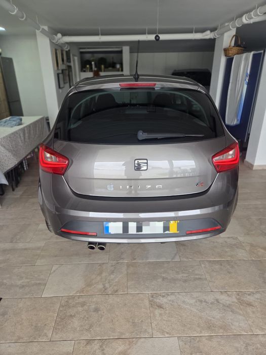 Seat Ibiza Fr cinza automatico