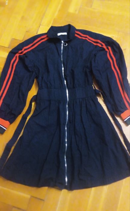 Zestaw ubrań, płaszcz,sweter,sukienka i dwie kurtki