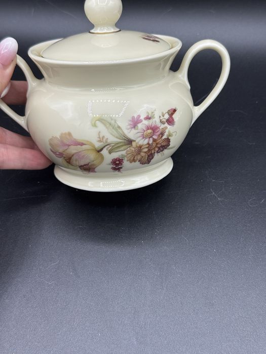 Porcelanowa cukiernica