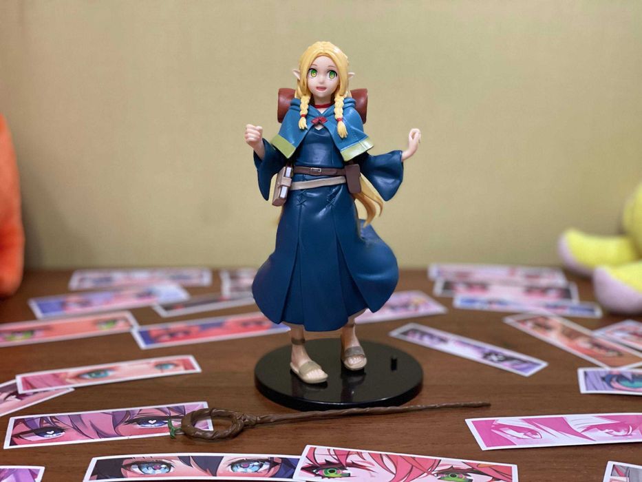 НОВА аніме-фігурка Марсіль — Dungeon Meshi (17 см) + три наліпки бонус