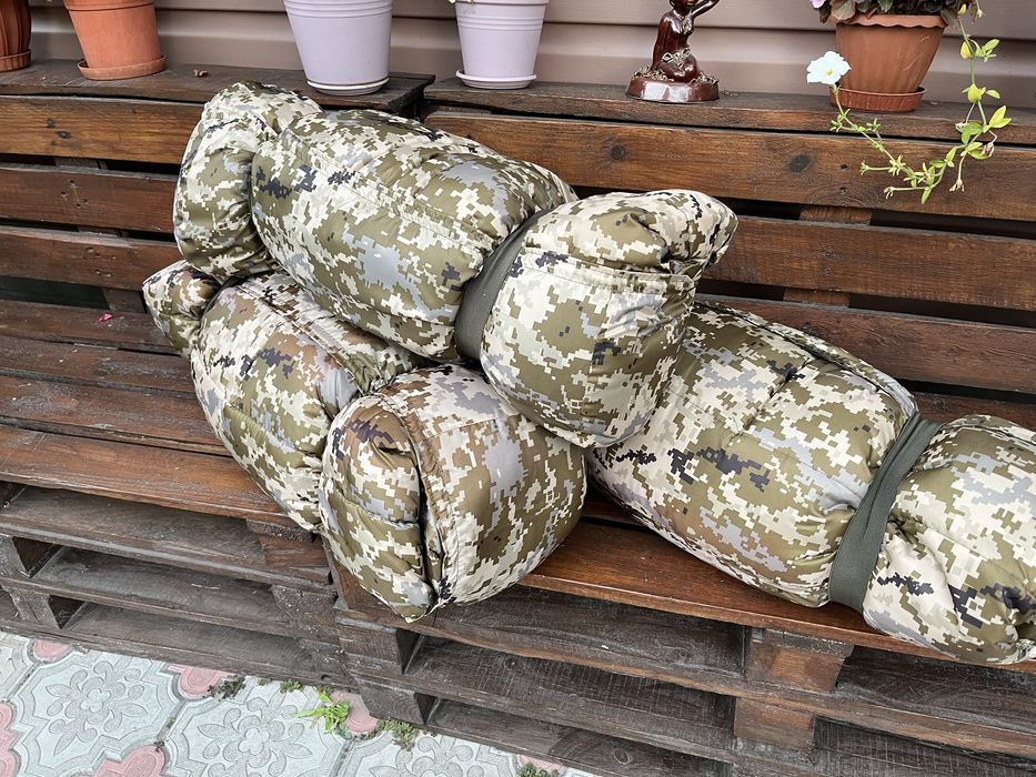 Спальники військові