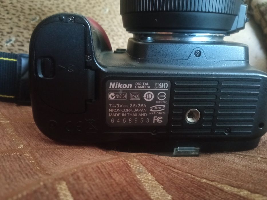 Продам Фотоапарат Nikon D90! Об'єктивом SIGMA DC 18-50mm 1:2.8-4.5