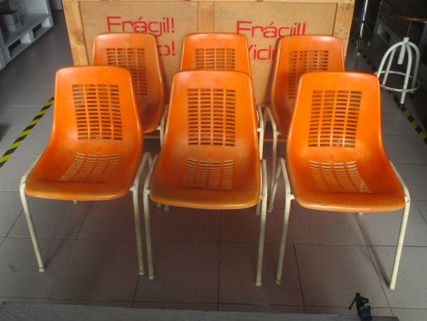 Cadeiras de esplanada vintage dos anos 70