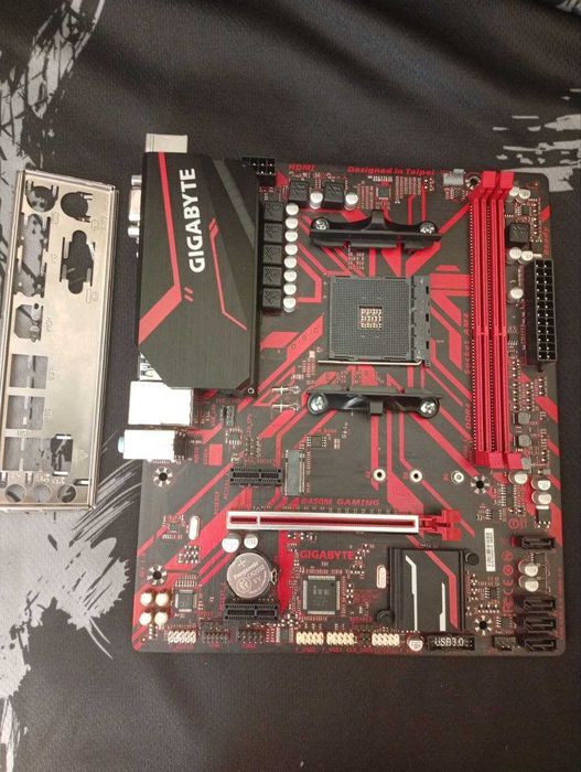 Материнская плата Gigabyte B450M Gaming (sAM4, AMD B450, PCI-Ex16)