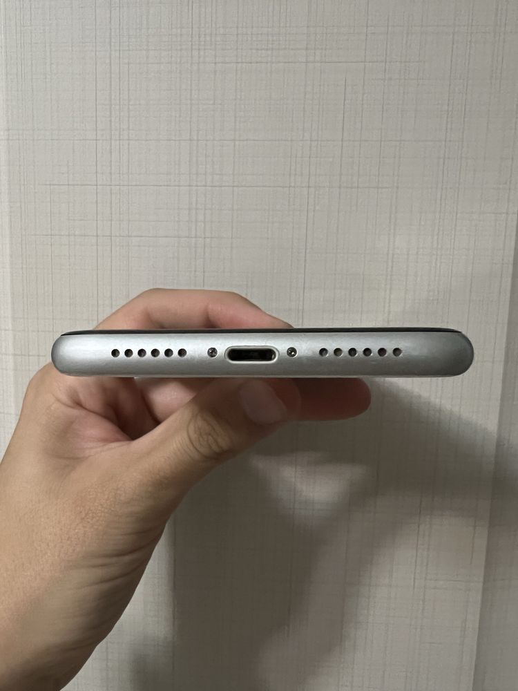 Iphone Xr 64GB білий в ідеальному стані