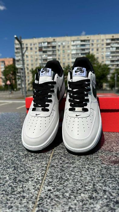 Nike Air Force One White/Black [EUR 41]