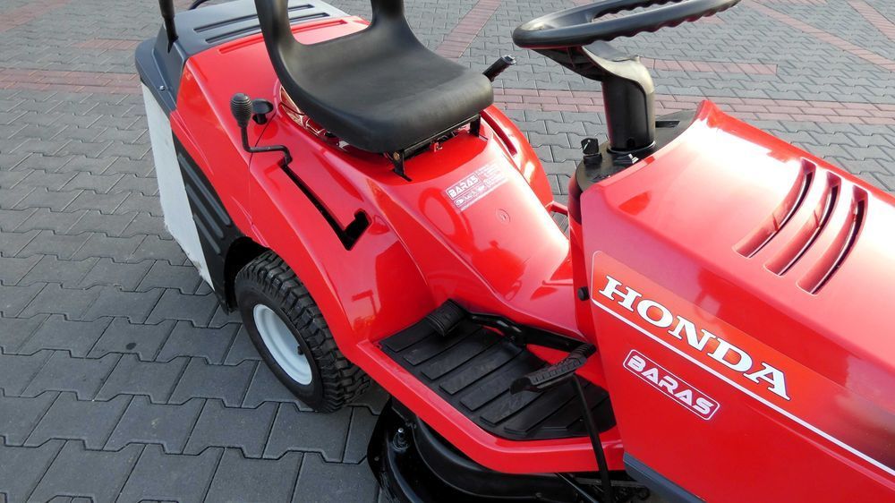 Traktorek kosiarka HONDA 2214 2 Cylindry (050201.5) - Baras