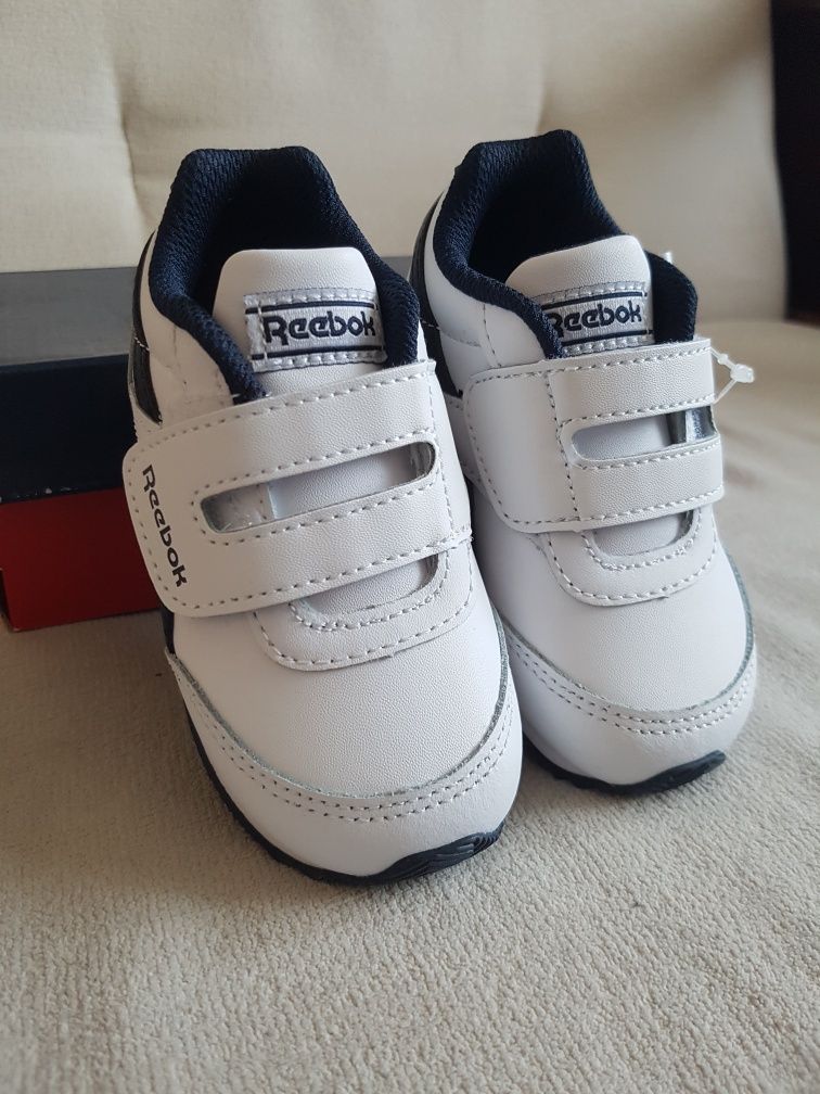 Buty dziecięce Reebok. Nowe w oryginalnym pudełku.