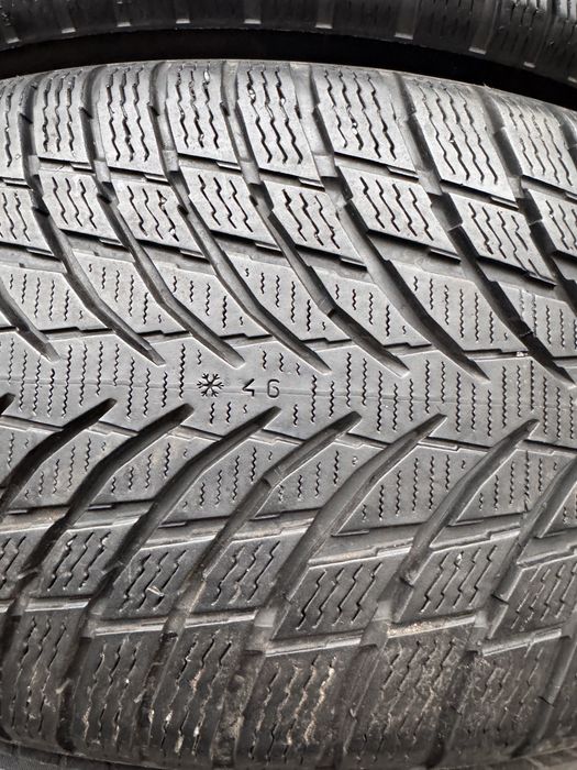 Зимові шини 245 45 R18 Nokian