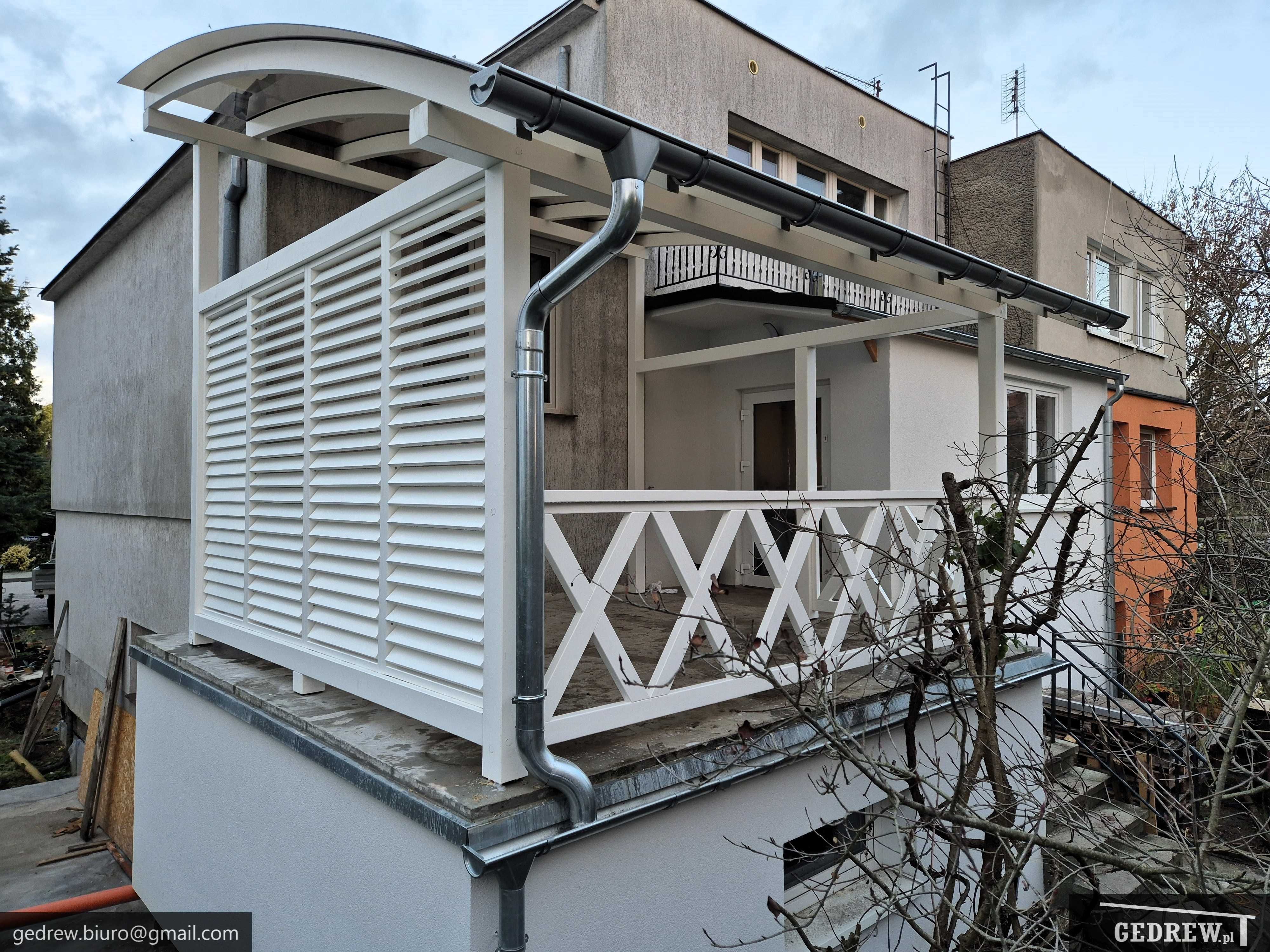 zadaszenie tarasu pergola drewniana altana taras patio zabudowa tarasu